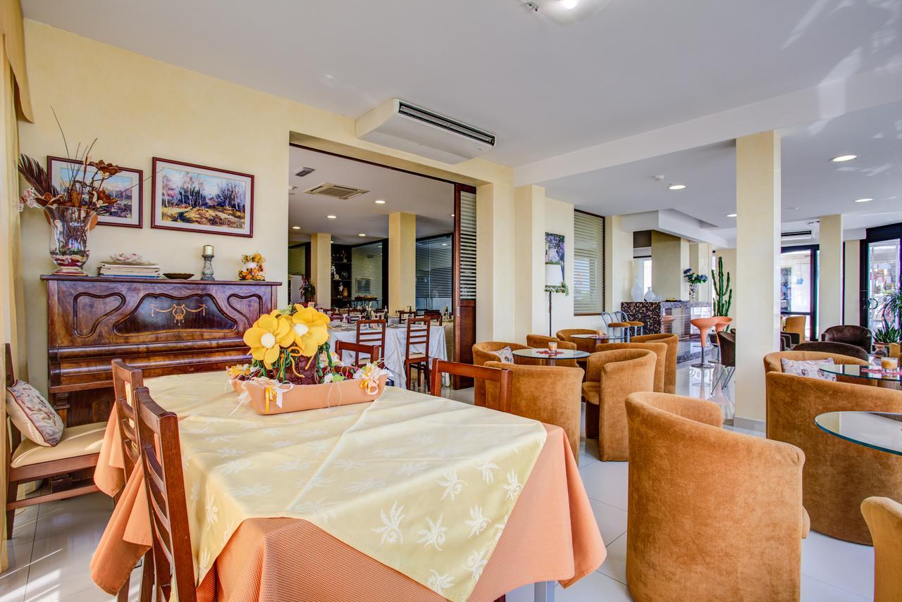 Hotel Deanna Bellaria-Igea Marina Exterior photo